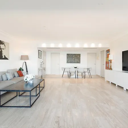 Lejlighed Elegant 120m² En Front De A